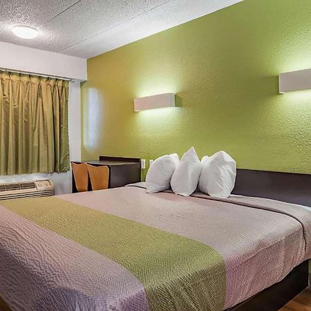 Days Inn By Wyndham Cincinnati I-71 Silverton Екстериор снимка