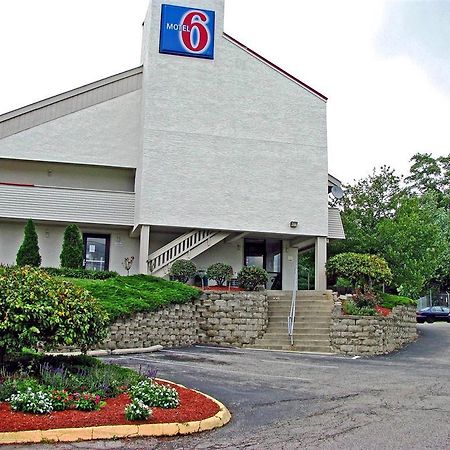 Days Inn By Wyndham Cincinnati I-71 Silverton Екстериор снимка