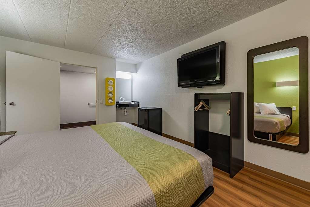 Days Inn By Wyndham Cincinnati I-71 Silverton Стая снимка