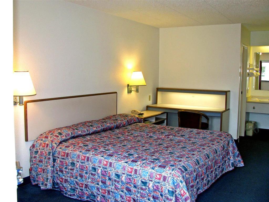 Days Inn By Wyndham Cincinnati I-71 Silverton Стая снимка